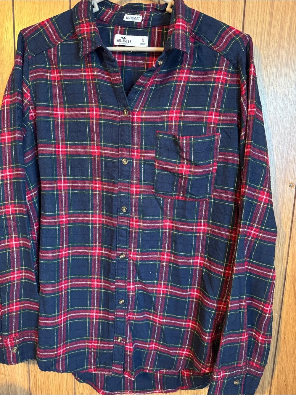 Hollister Womens Navy and Red Plaid Button-Down Shirt